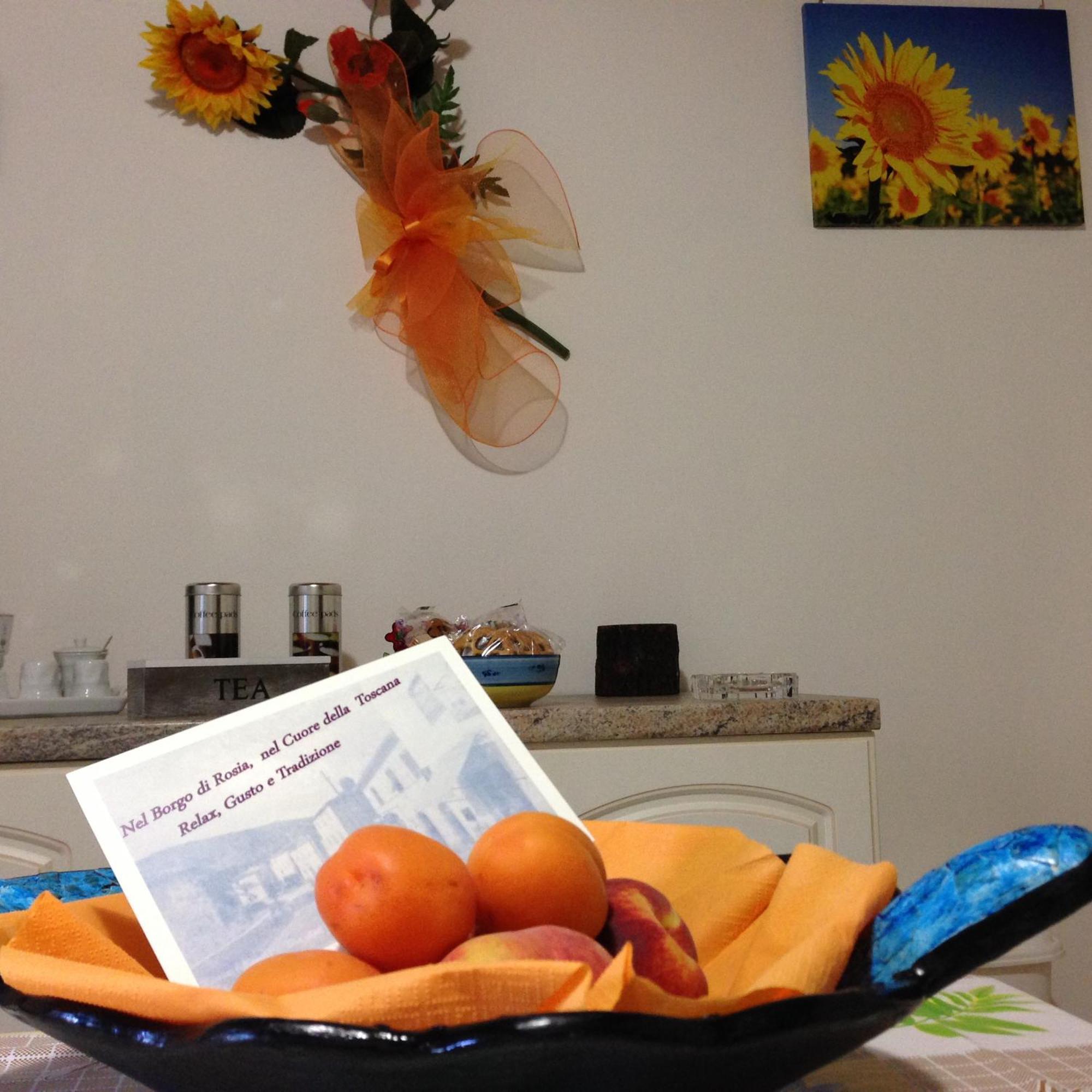 Borgo Rosia Holiday House Bagian luar foto