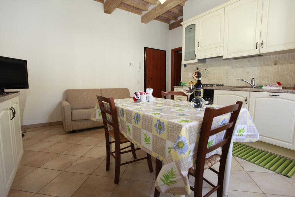 Borgo Rosia Holiday House Bagian luar foto