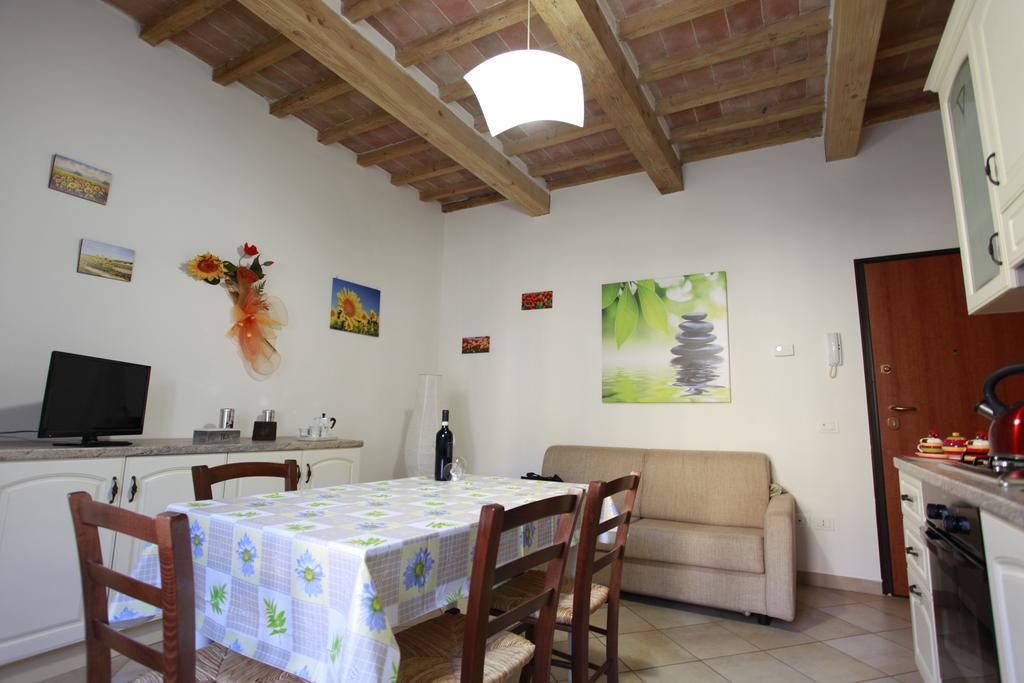 Borgo Rosia Holiday House Bagian luar foto