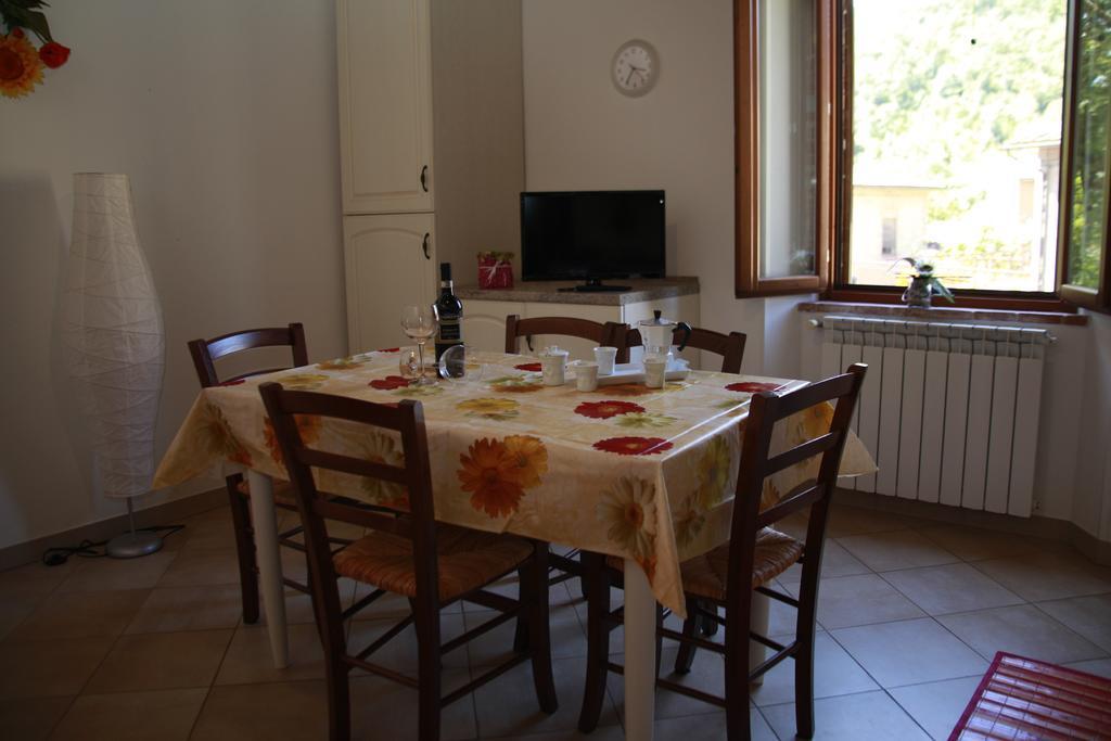 Borgo Rosia Holiday House Bagian luar foto