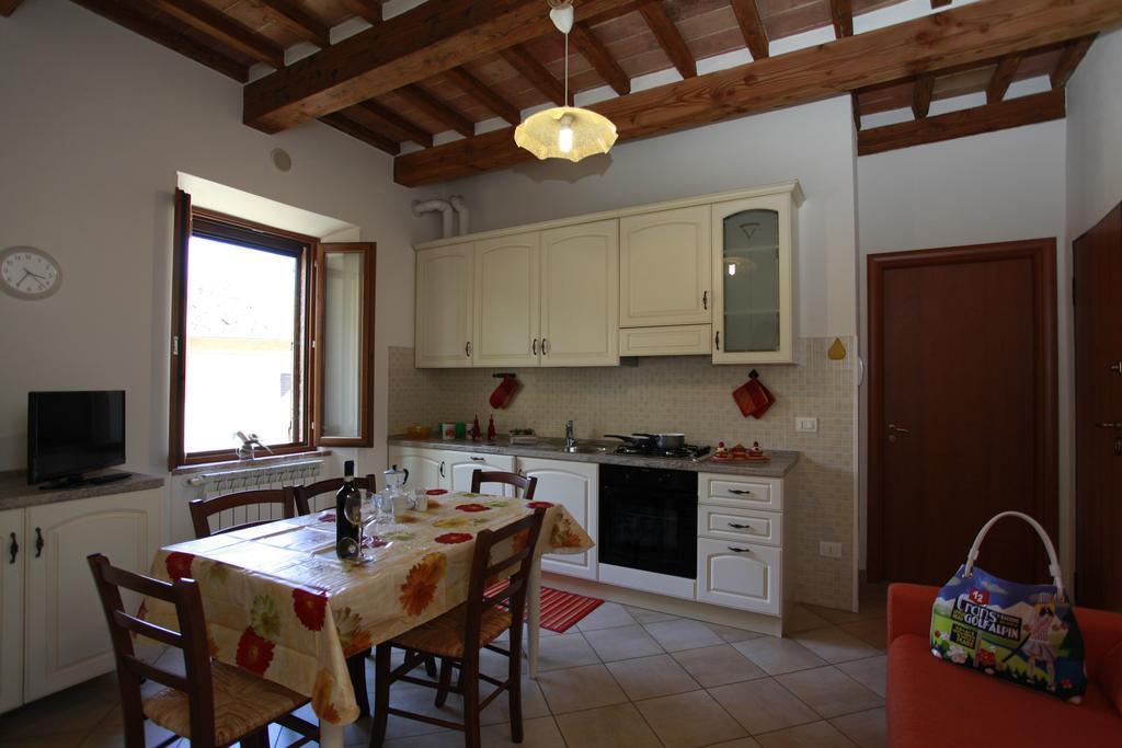 Borgo Rosia Holiday House Bagian luar foto