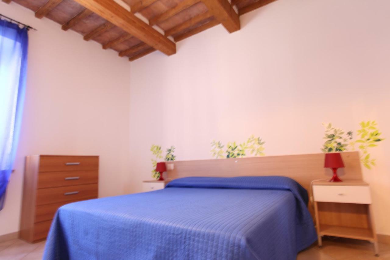 Borgo Rosia Holiday House Bagian luar foto