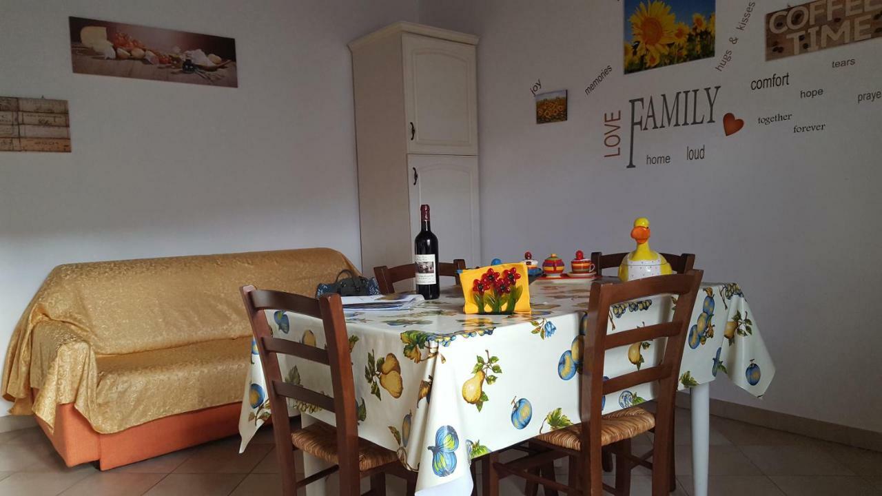 Borgo Rosia Holiday House Bagian luar foto